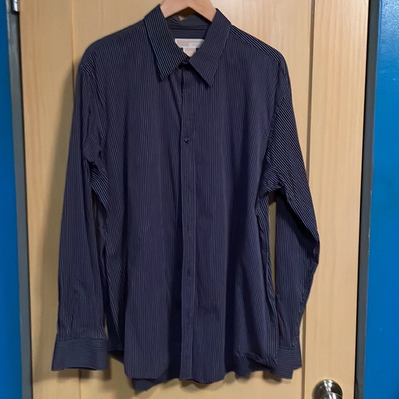 3 Michael Kors mens shirts. XL. All in very good condition. 3rd shirt is… - Picture 6 of 14